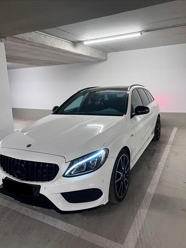 Weiß Gebraucht 2017 Mercedes C43 AMG AMG Kombi | 25.000 € (Superpreis) - Bild 1/4