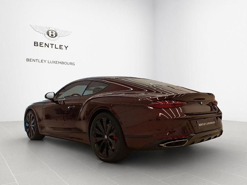 Gebraucht Bentley Continental 680 PS (500 kW) 2025 Rot