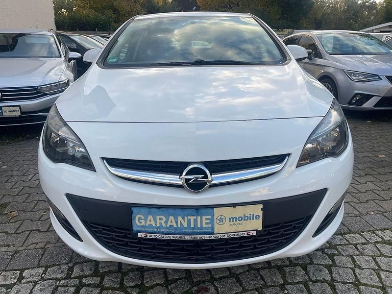 Weiß Gebraucht 2015 Opel Astra Limousine | 6.990 € (Guter Preis) - Bild 1/4
