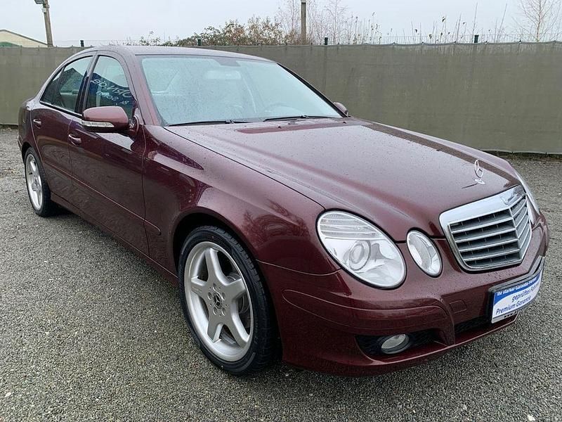 Gebraucht Mercedes E280 AMG 190 PS (139 kW) 2009 Rot Limousine
