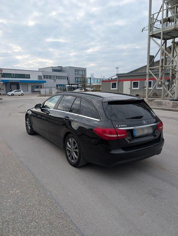 Gebraucht Mercedes C220 170 PS (125 kW) 2016 Schwarz Kombi