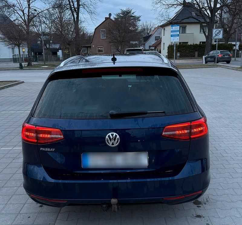 Gebraucht VW Passat 150 PS (110 kW) 2017 Blau Kombi