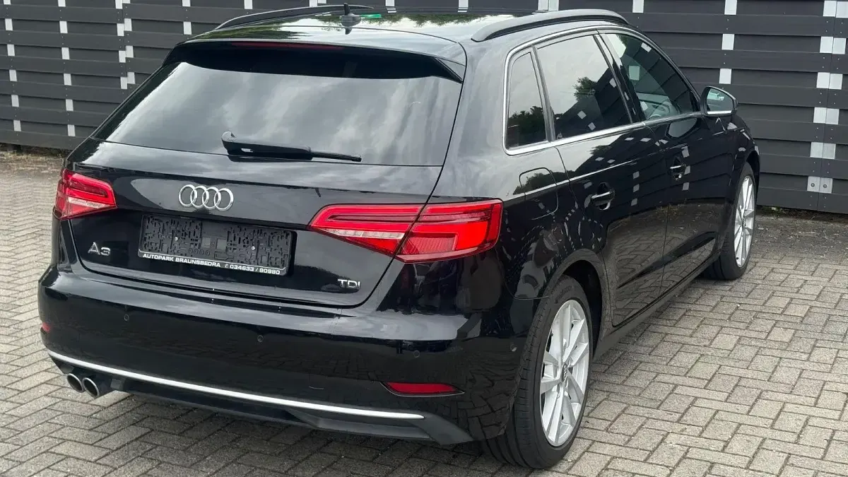 Gebraucht Audi A3 Sport 150 PS (110 kW) 2017 Schwarz Kombi