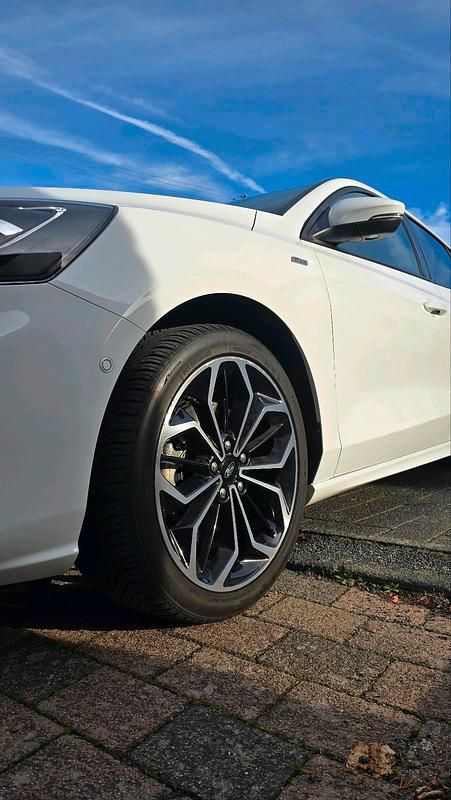 Usata Ford Focus ST-Line 150 CV (110 kW) 2020 Bianco Station wagon