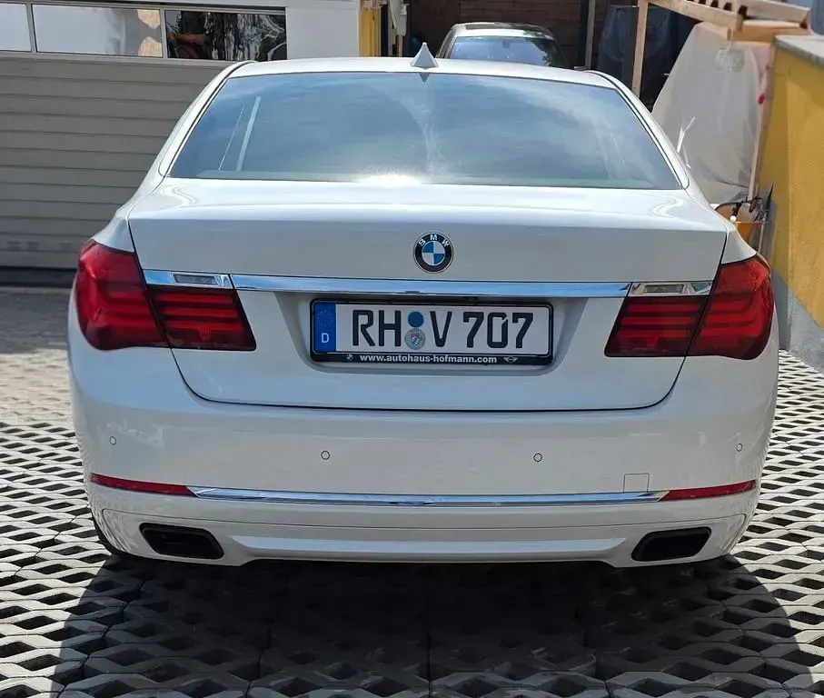 Gebraucht BMW 750L Performance 381 PS (280 kW) 2013 Weiß Limousine