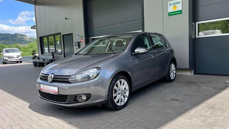 Grau Gebraucht 2011 VW Golf VI Highline Limousine | 8.990 € (Teuer) - Bild 1/4