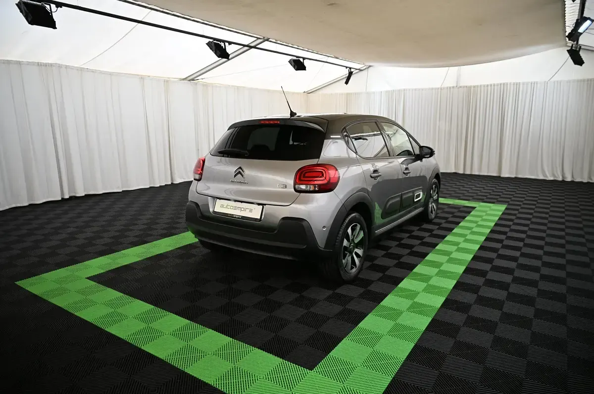 Gebraucht Citroën C3 Shine 110 PS (80 kW) 2023 Grau Kleinwagen