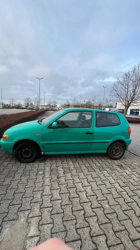 Gebraucht VW Polo 50 PS (36 kW) 1999 Grün Kleinwagen