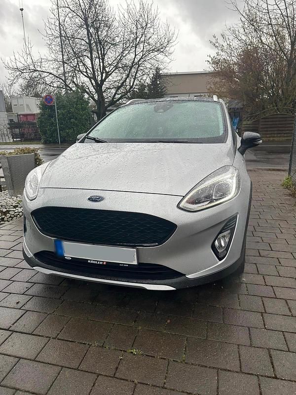 Gebraucht Ford Fiesta Active 101 PS (74 kW) 2019 Silber Kleinwagen