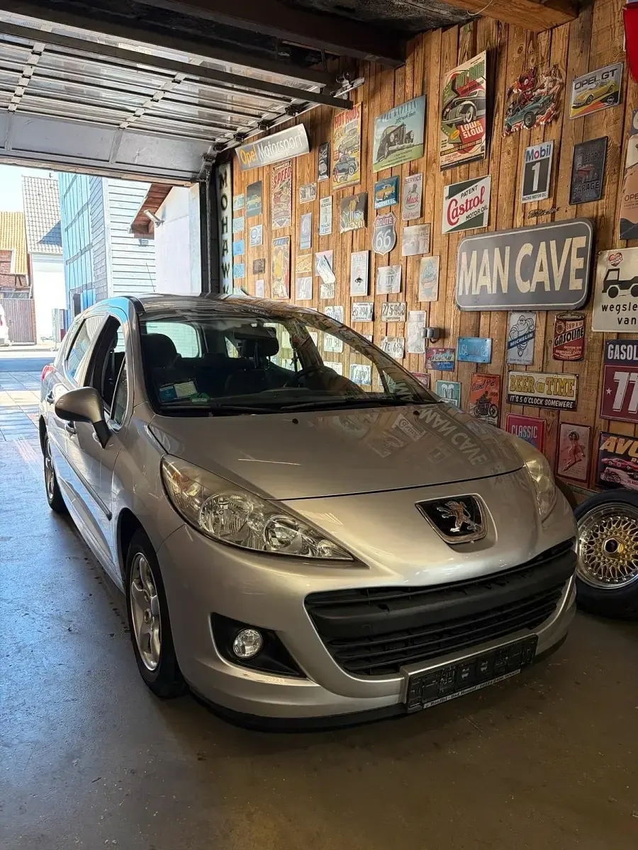 Gebraucht Peugeot 207 75 PS (55 kW) 2012 Silber Kombi