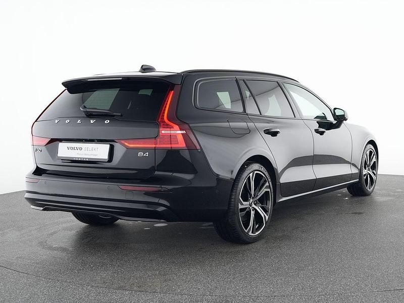 Gebraucht Volvo V60 Plus 197 PS (144 kW) 2025 Schwarz Kombi