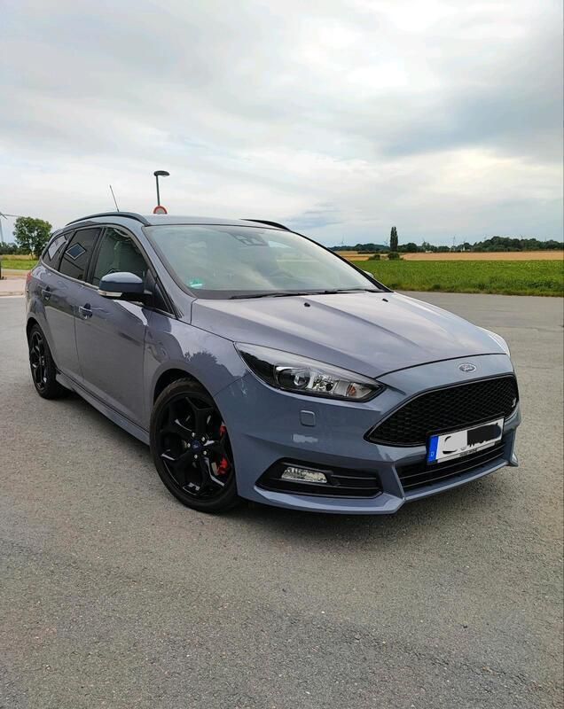 Grau Gebraucht 2016 Ford Focus Sport Kombi | 14.500 € (Fairer Preis) - Bild 1/4