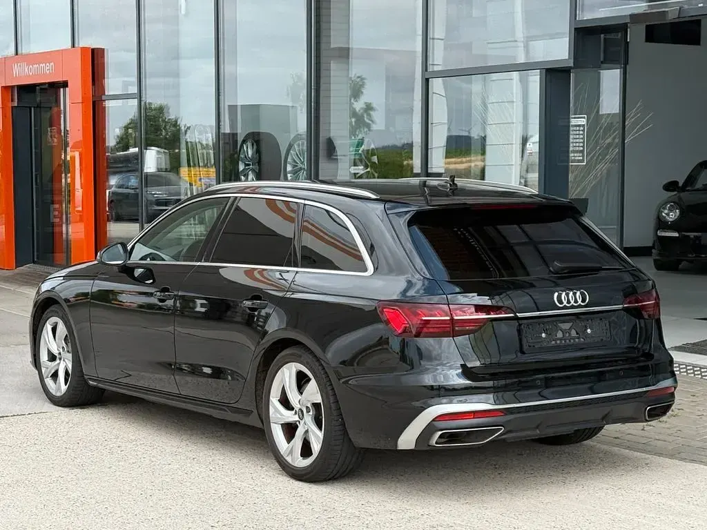 Gebraucht Audi A4 S-Line 204 PS (150 kW) 2023 Mythosschwarz metallic Kombi