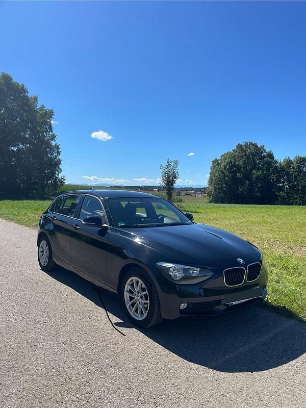 Schwarz Gebraucht 2014 BMW 118 Kleinwagen | 7.300 € (Guter Preis) - Bild 1/4