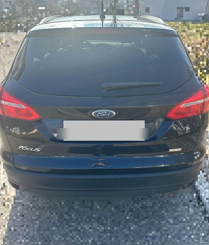 Gebraucht Ford Focus Titanium 125 PS (91 kW) 2014 Schwarz Kombi