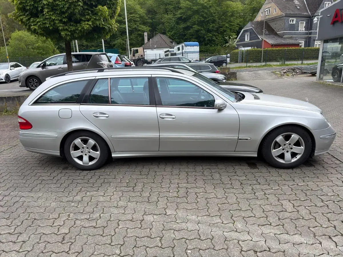 Używany Mercedes E280 Avantgarde 177 KM (130 kW) 2005 Srebrny Kombi