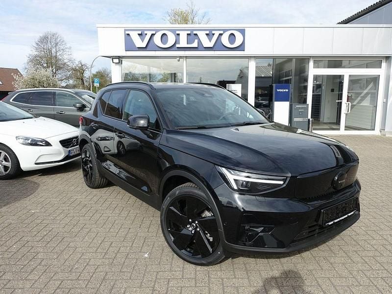 Neu Volvo EX40 Single Motor Extended Range 185 kW (252 PS) 2026 Schwarz SUV
