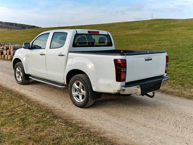 Gebraucht Isuzu Pick up 163 PS (119 kW) 2013 Weiß Pickup