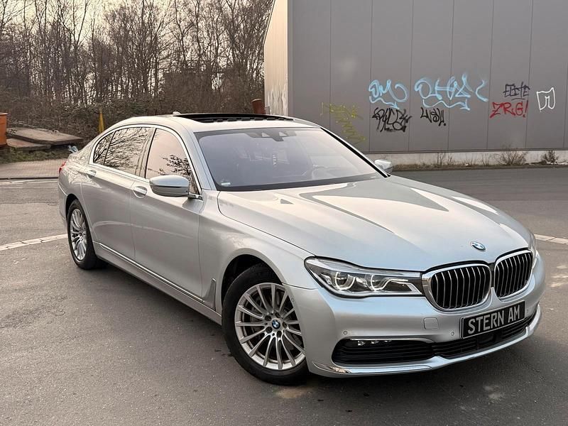 Gebraucht BMW 740L 320 PS (235 kW) 2018 Silber Limousine