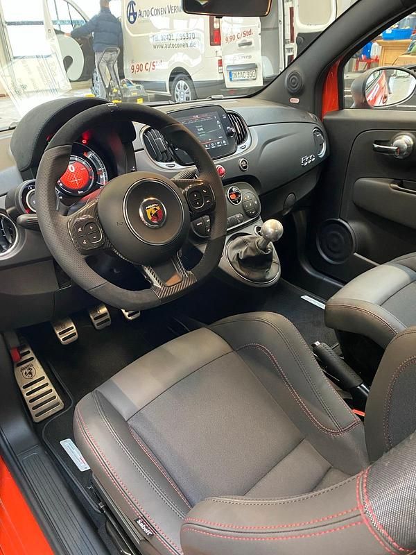 Gebraucht Abarth 695 Competizione 180 PS (132 kW) 2023 Orange Kleinwagen