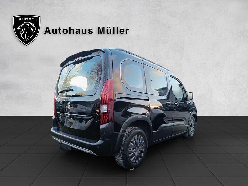 Gebraucht Peugeot Rifter Allure 131 PS (96 kW) 2023 Schwarz Van / Kleinbus