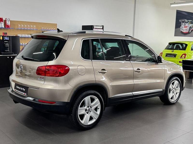 Gebraucht VW Tiguan Cup 160 PS (117 kW) 2015 Silber SUV