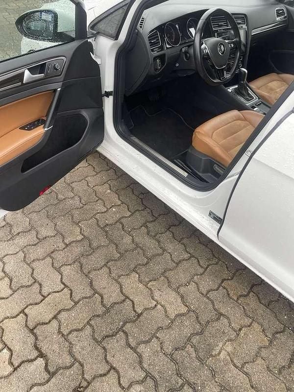 Gebraucht VW Golf VII LOUNGE 150 PS (110 kW) 2015 Weiß Limousine