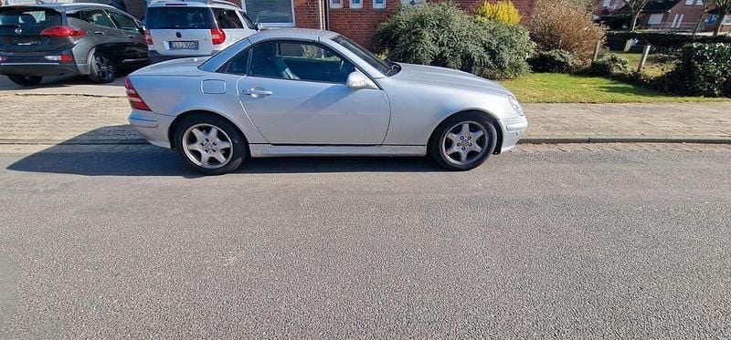 Gebraucht Mercedes SLK200 163 PS (119 kW) 2002 Silber Cabrio