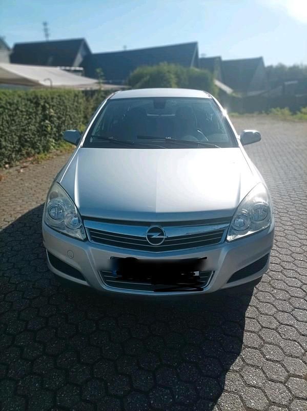 Silber Gebraucht 2008 Opel Astra Limousine | 1.200 € (Superpreis) - Bild 1/4