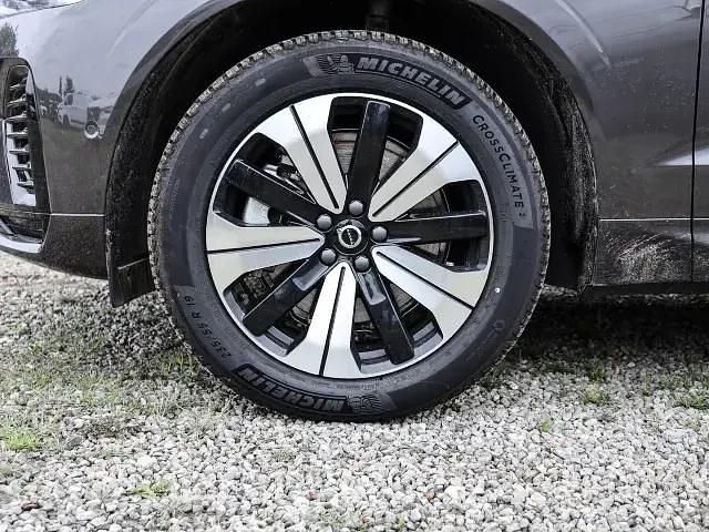 Gebraucht Volvo XC60 Plus 455 PS (334 kW) 2023 Platinum grey metallic SUV