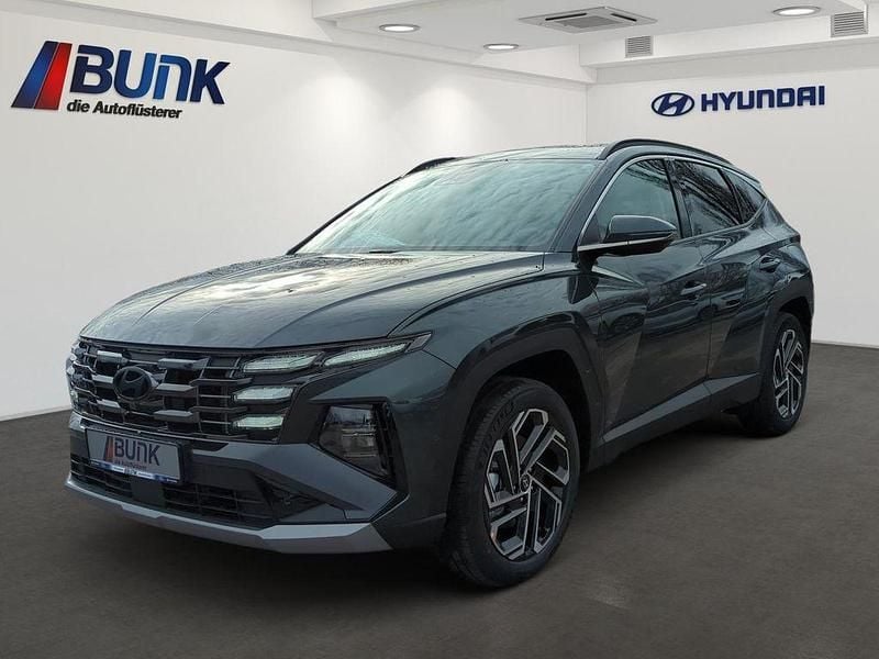 Cypress green Neu 2025 Hyundai Tucson Prime SUV | 46.990 € (Teuer) - Bild 1/4