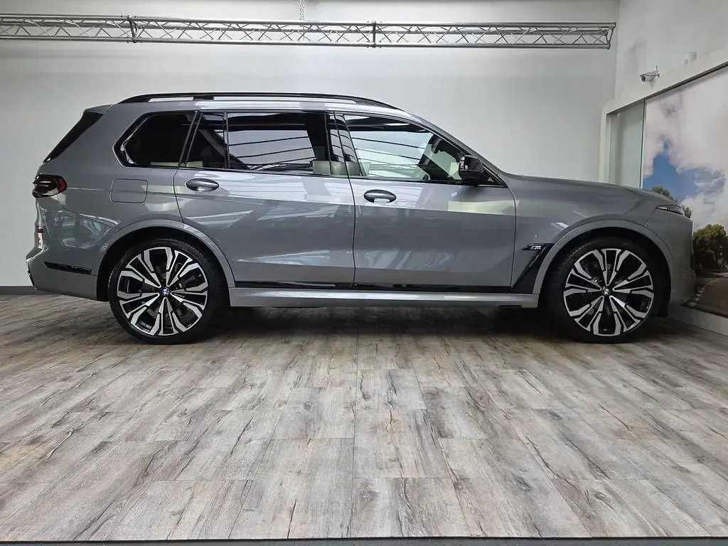 Gebraucht BMW X7 M Sport 530 PS (389 kW) 2026 (0c4w) skyscraper grey metallic SUV