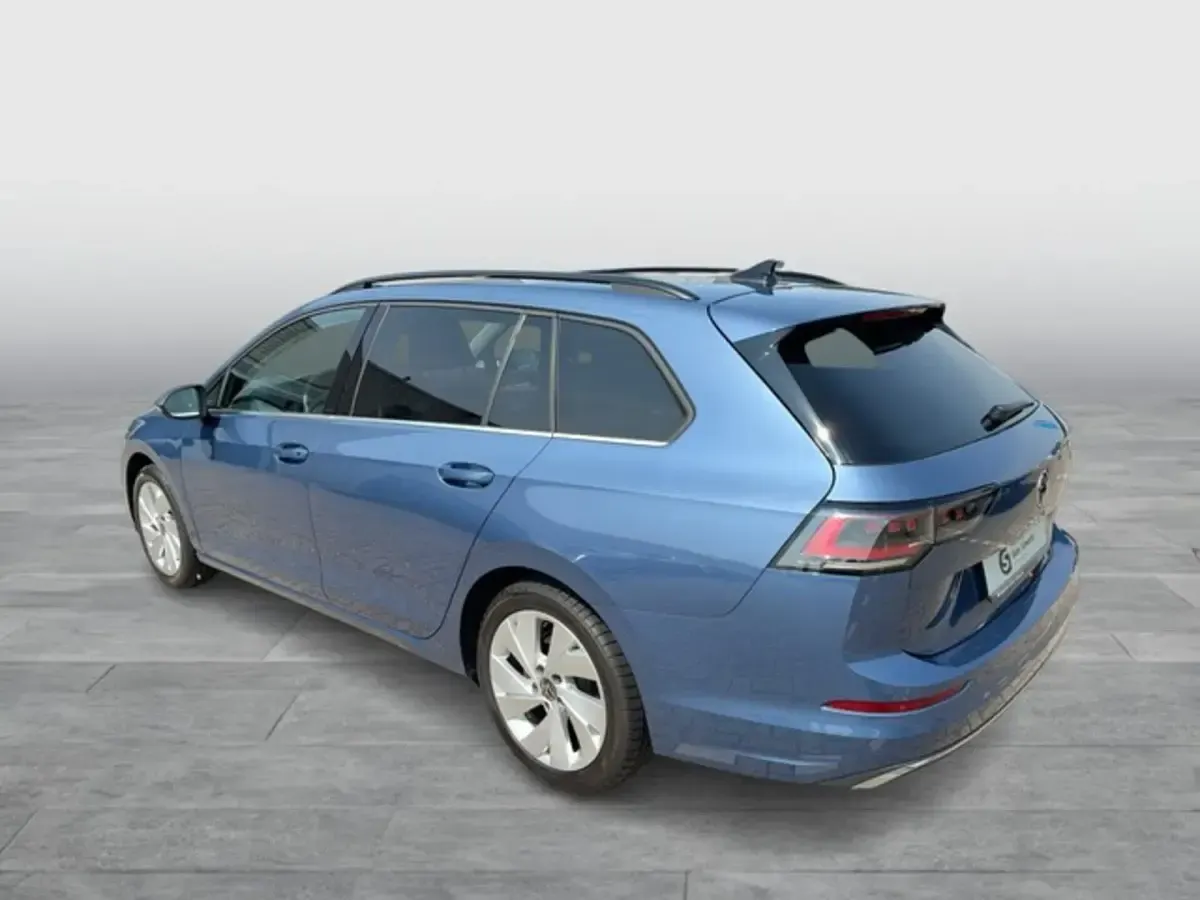 Gebraucht VW Golf VIII Style 150 PS (110 kW) 2025 Blau Kombi