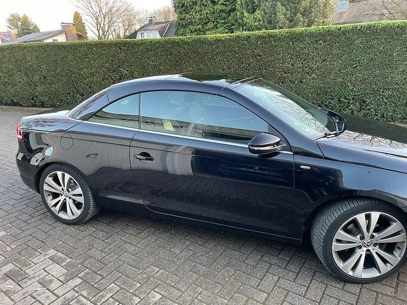 Second-hand VW Eos Cup 122 CP (89 kW) 2014 Negru Cabrio