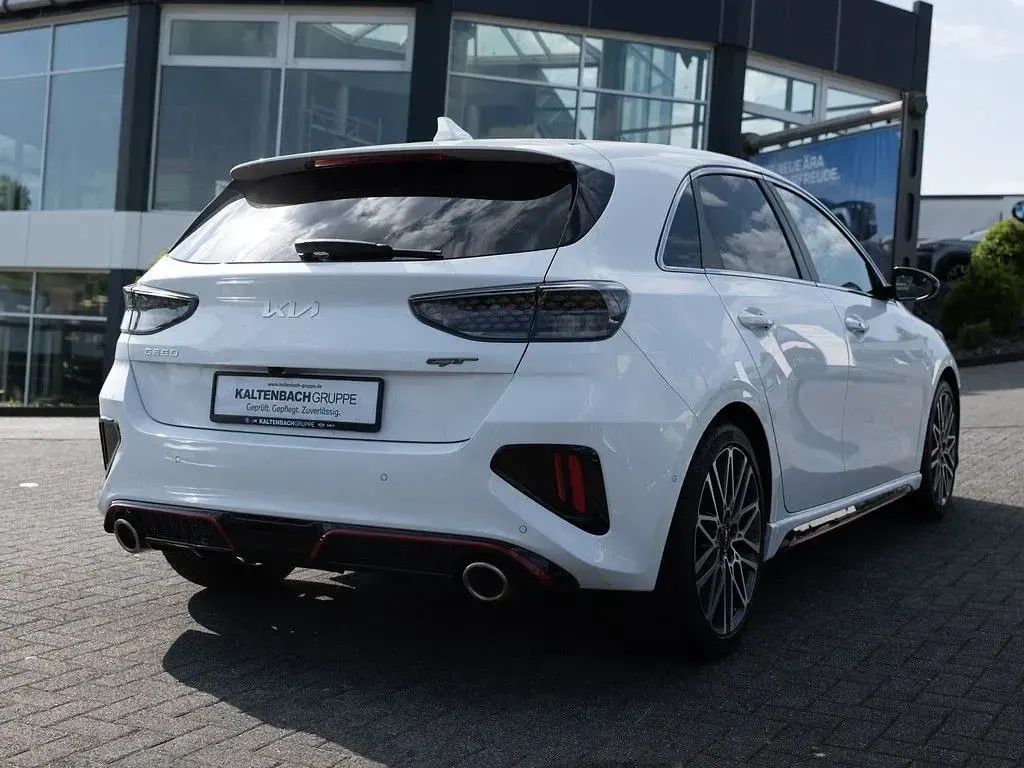 Gebraucht Kia Ceed GT GT 204 PS (150 kW) 2023 Weiß Limousine