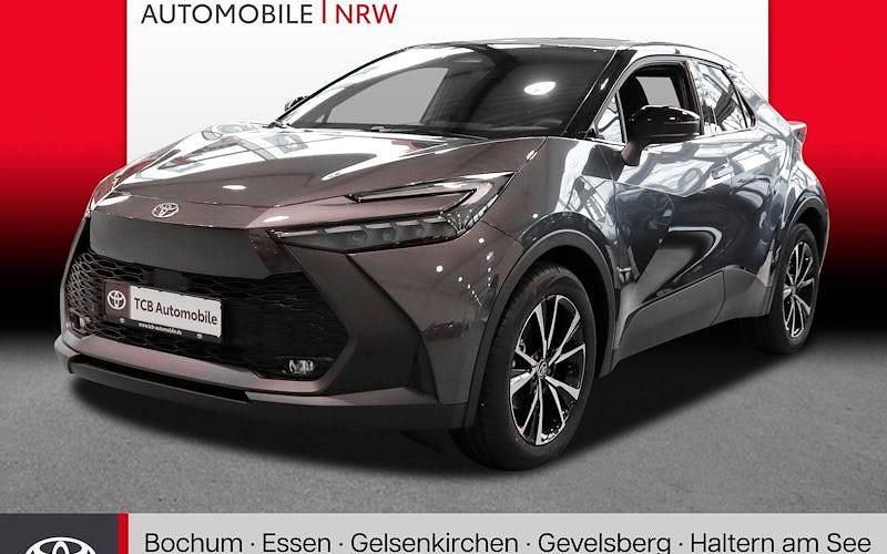 Marlingrau metallic/dach schwarz Gebraucht 2024 Toyota C-HR Team SUV | 34.989 € (Fairer Preis) - Bild 1/4