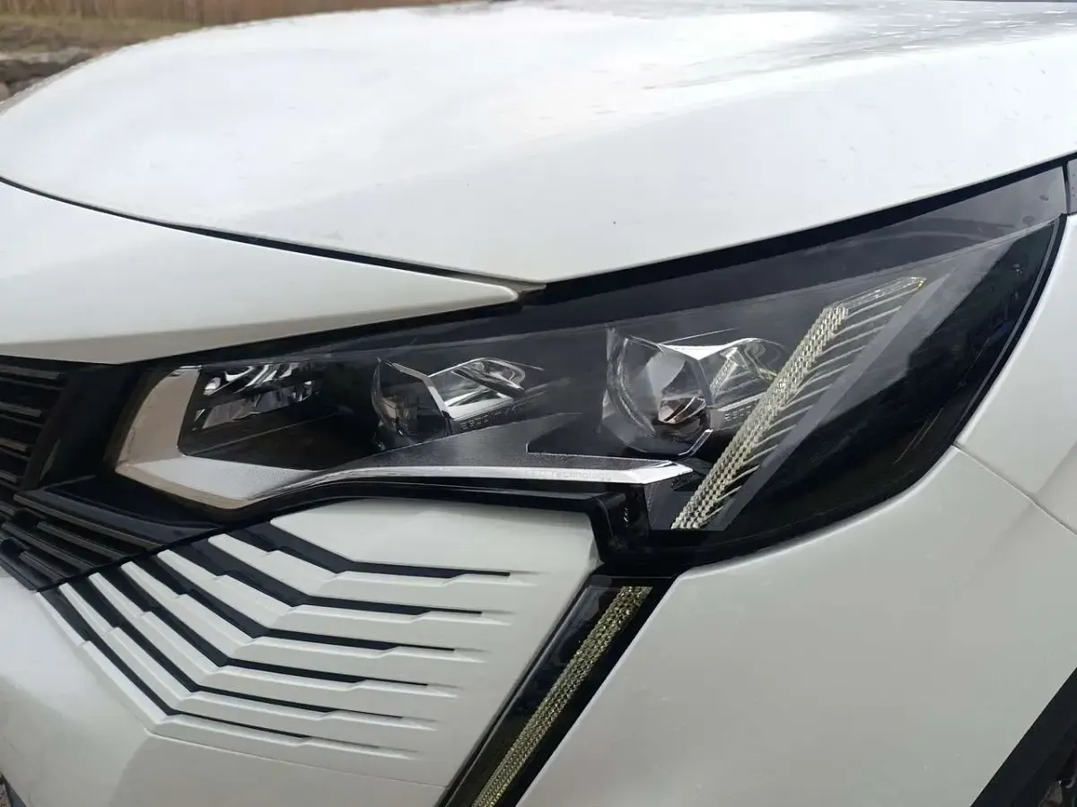 Gebraucht Peugeot 3008 GT 131 PS (96 kW) 2023 Perlmutt weiss Limousine