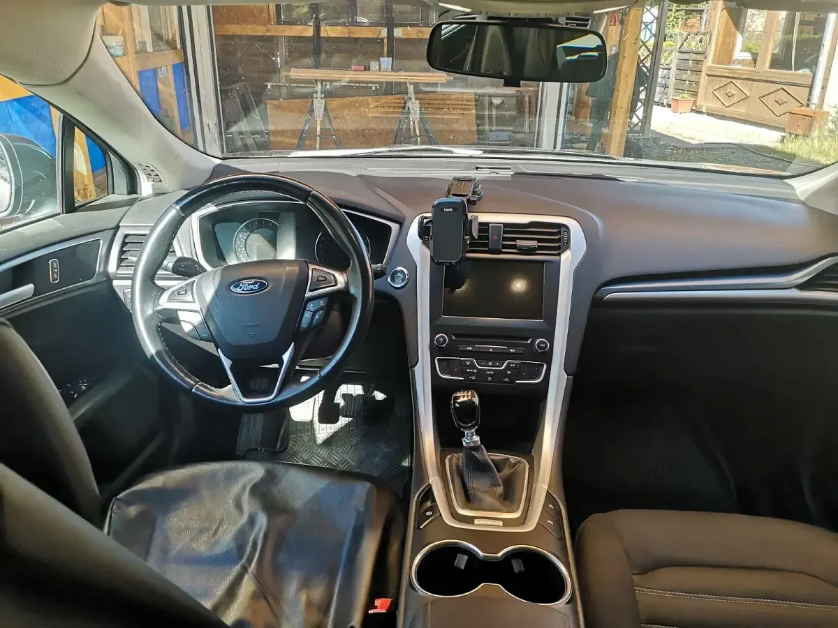 Gebraucht Ford Mondeo Titanium 162 PS (119 kW) 2017 Grau Kombi