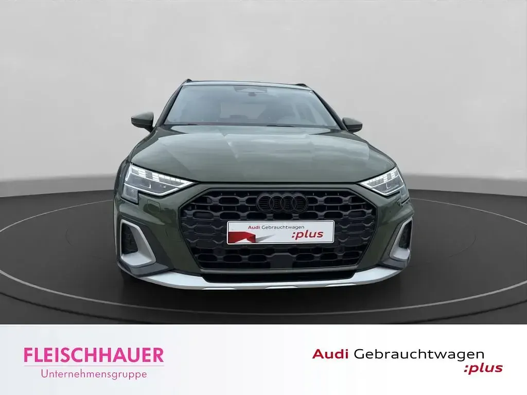 Gebraucht Audi A3 Ambiente 150 PS (110 kW) 2025 Distriktgrün metallic Limousine