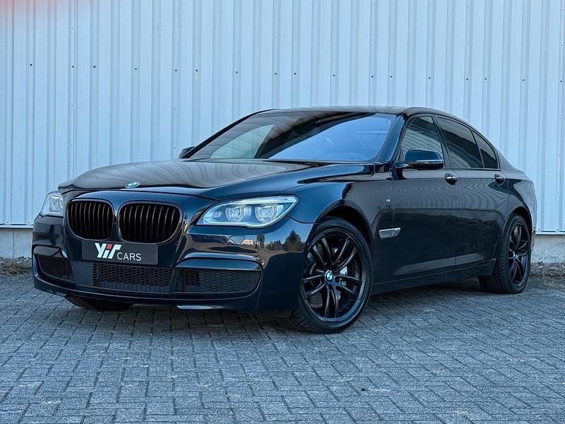 Schwarz Gebraucht 2013 BMW 750 M Sport Limousine | 12.980 € - Bild 1/4