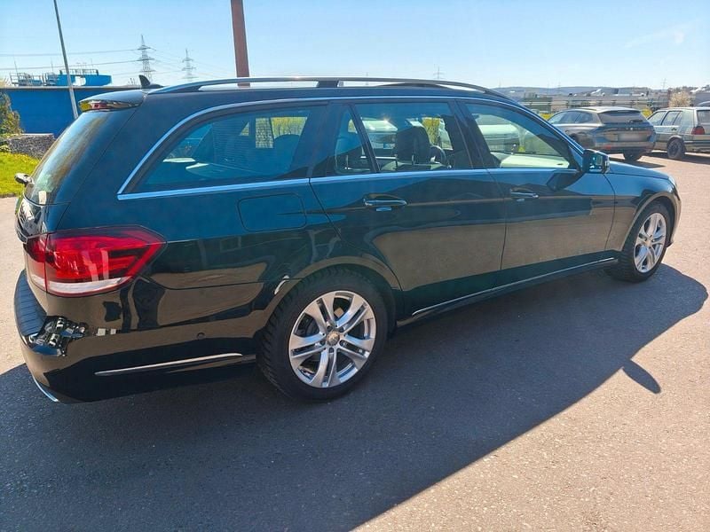 Gebraucht Mercedes E250 Avantgarde 211 PS (155 kW) 2016 Schwarz Kombi