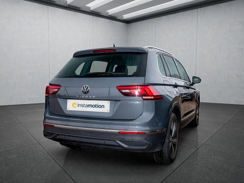 Gebraucht VW Tiguan 245 PS (180 kW) 2022 Grau SUV