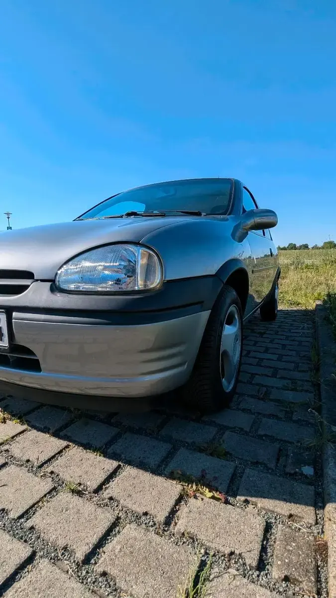Używany Opel Corsa 60 KM (44 kW) 1996 Szary Hatchback