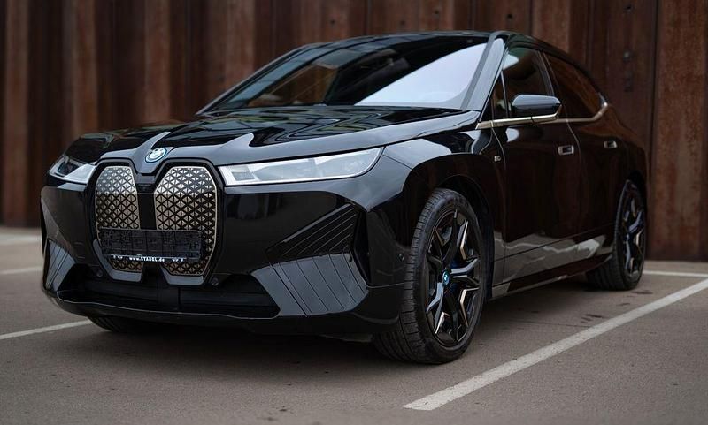 Schwarz Gebraucht 2022 BMW iX M Sport SUV | 44.990 € (Fairer Preis) - Bild 1/4