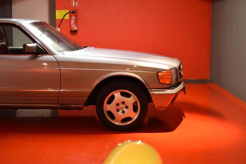 Gebraucht Mercedes S500 231 PS (169 kW) 1983 Silberblau metallic (930u) Limousine