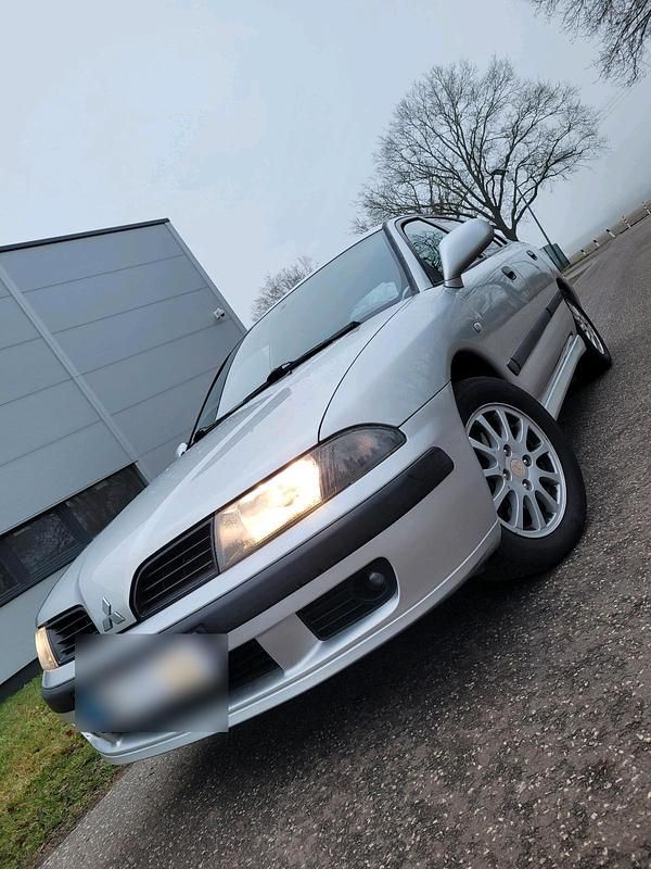 Gebraucht Mitsubishi Carisma 103 PS (75 kW) 2002 Silber Limousine