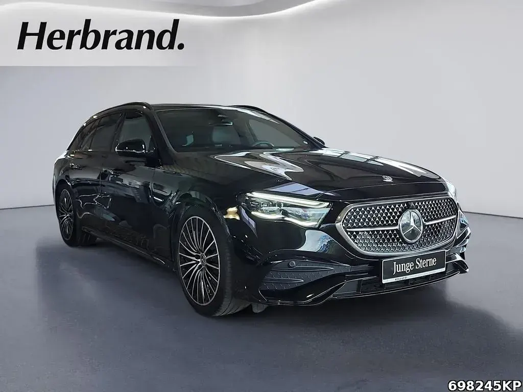 Gebraucht Mercedes E300 AMG line 313 PS (230 kW) 2025 Metalliclack obsidianschwarz Kombi