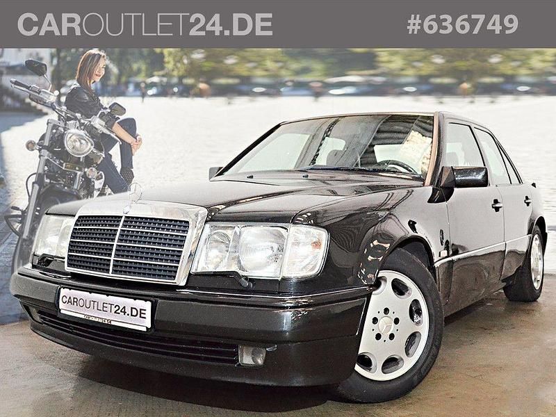 Gebraucht Mercedes E500 326 PS (239 kW) 1992 Blauschwarz Limousine