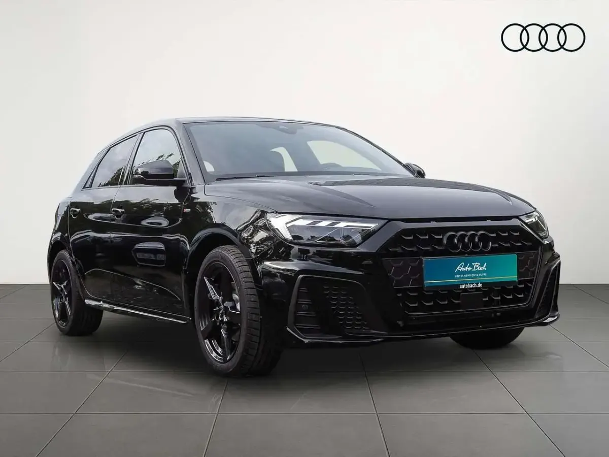 Neu Audi A1 S-Line 116 PS (85 kW) 2026 Mythosschwarz metallic SUV