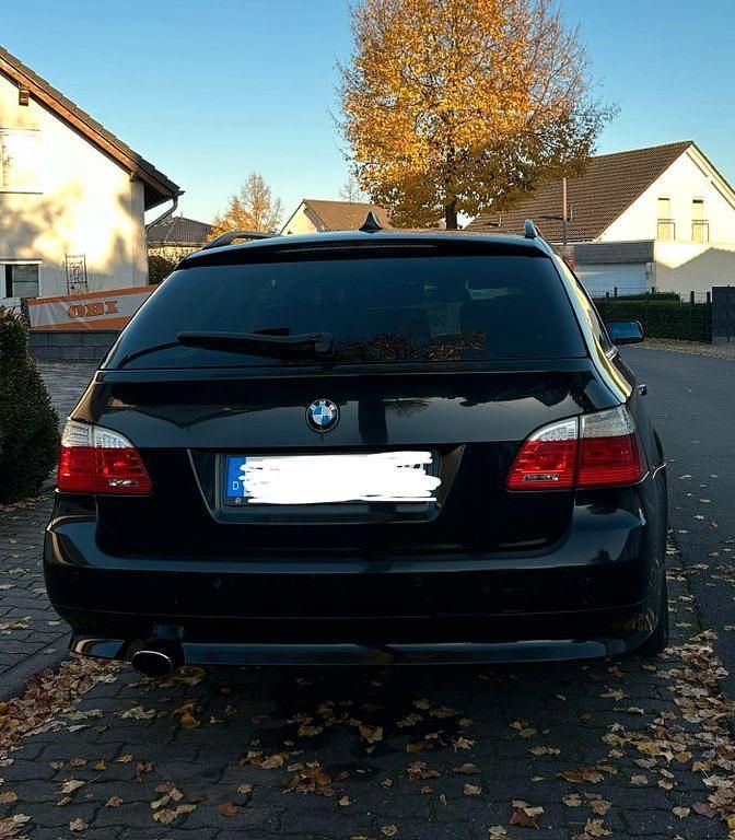 Schwarz Gebraucht 2008 BMW 520 Kombi | 4.300 € (Fairer Preis) - Bild 1/2